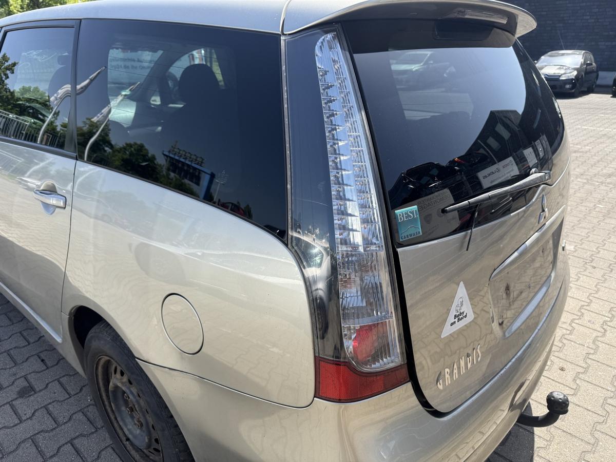 Mitsubishi Grandis original R&uuml;cklicht R&uuml;ckleuchte Schlussleuchte links Bj.2007